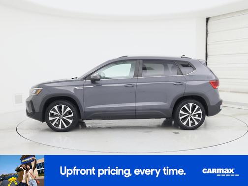 Gray 2022 Volkswagen Taos SE