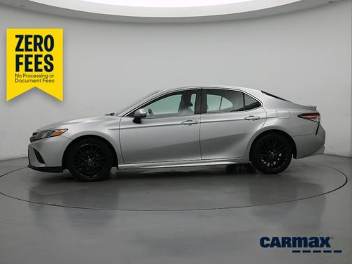 Silver 2018 Toyota Camry SE
