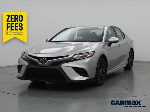 Silver 2018 Toyota Camry SE