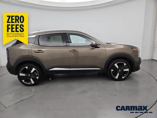 Brown 2025 Nissan Kicks SR