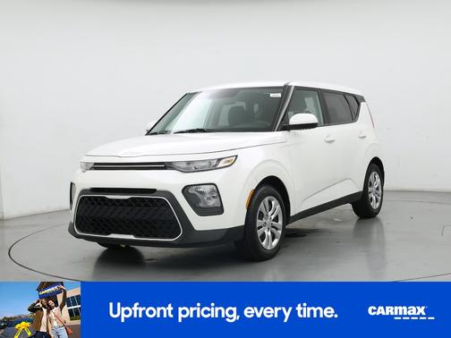 White 2022 Kia Soul EX