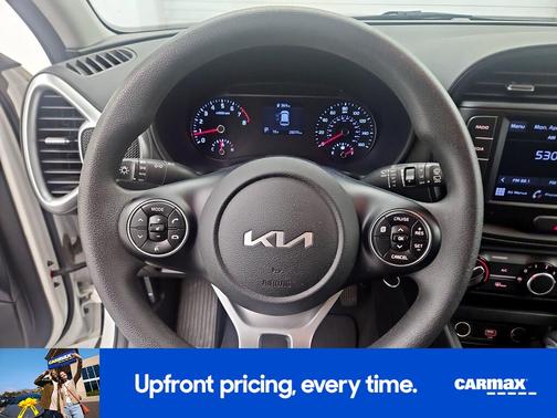 White 2022 Kia Soul EX