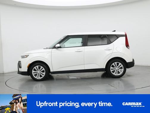 White 2022 Kia Soul EX