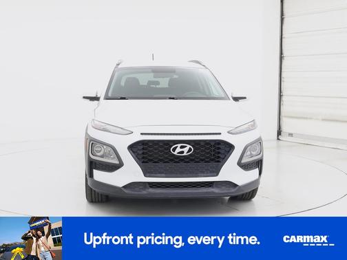 White 2018 Hyundai KONA SEL