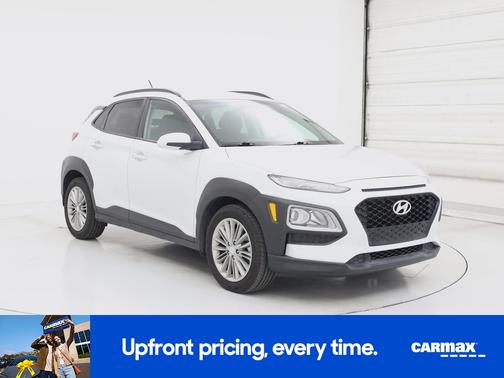 White 2018 Hyundai KONA SEL