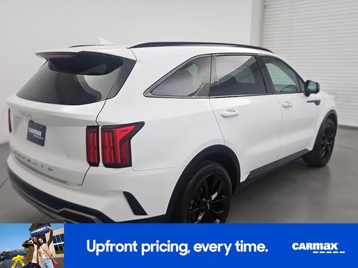 White 2022 Kia Sorento SX Prestige