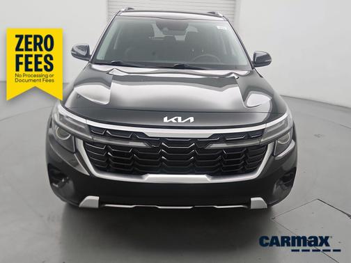Black 2024 Kia Seltos S