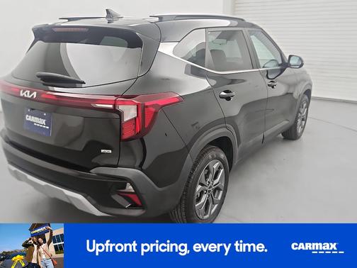 Black 2024 Kia Seltos S