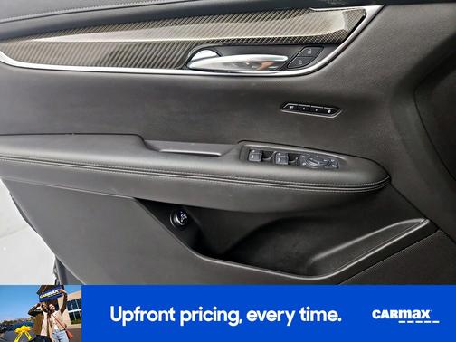 Black 2021 Cadillac XT6 Sport