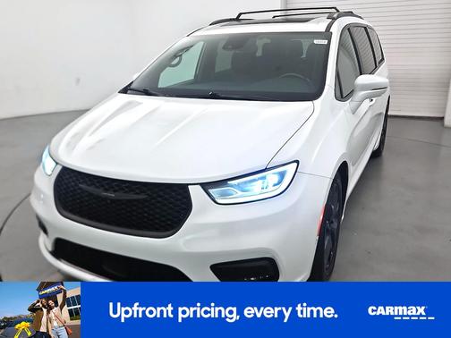 White 2021 Chrysler Pacifica Touring L