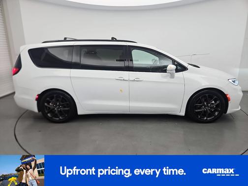White 2021 Chrysler Pacifica Touring L
