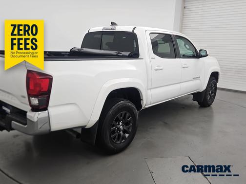 White 2022 Toyota Tacoma SR5