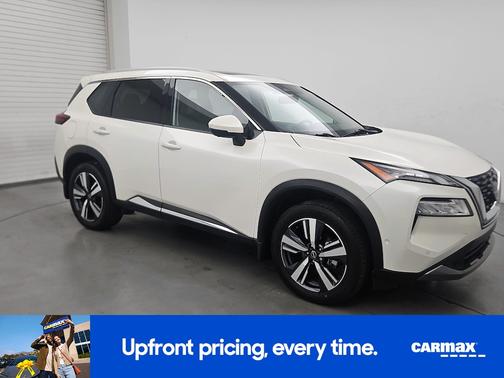 White 2023 Nissan Rogue SL