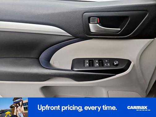 Gray 2017 Toyota Highlander XLE