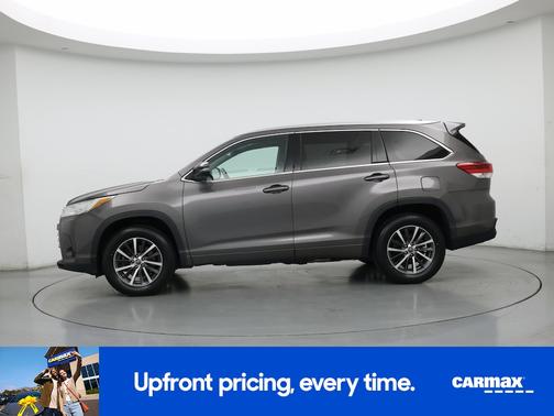Gray 2017 Toyota Highlander XLE