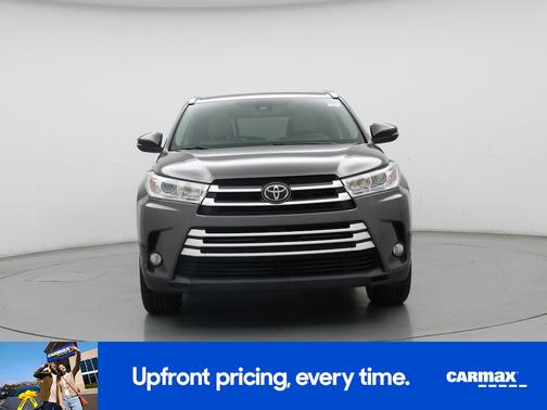 Gray 2017 Toyota Highlander XLE
