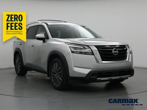 Silver 2023 Nissan Pathfinder SL