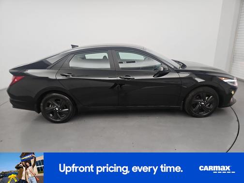 Black 2023 Hyundai ELANTRA SEL