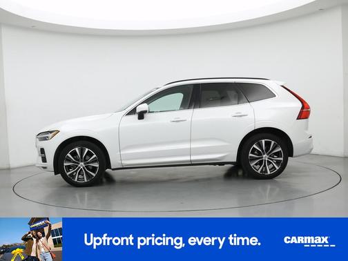 White 2022 Volvo XC60 B5 Momentum