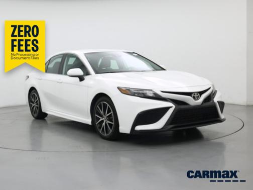 White 2021 Toyota Camry SE