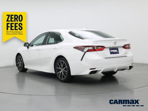 White 2021 Toyota Camry SE