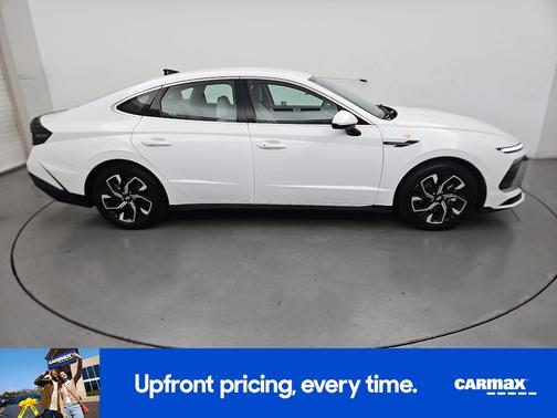 White 2025 Hyundai SONATA SE