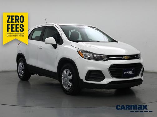 White 2018 Chevrolet Trax LS