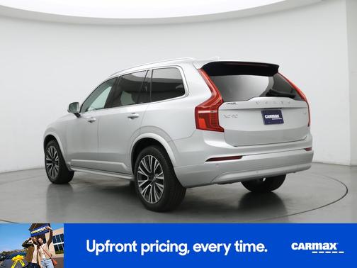 2022 Volvo XC90 T5 Momentum