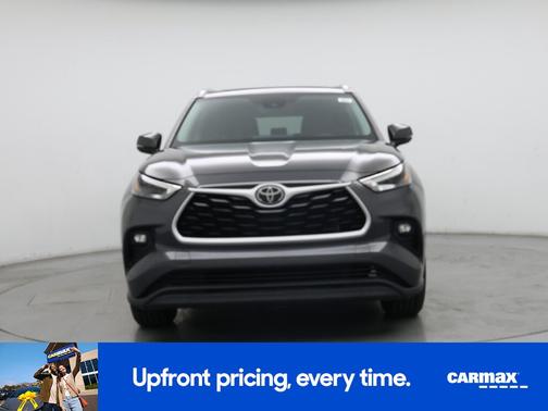 Gray 2023 Toyota Highlander XLE
