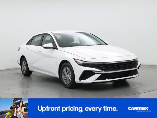 White 2026 Hyundai ELANTRA SE