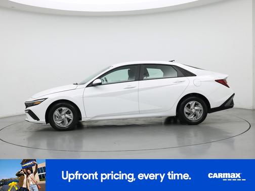 White 2026 Hyundai ELANTRA SE