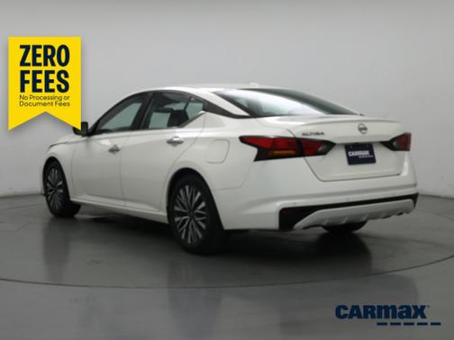 White 2025 Nissan Altima SV