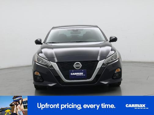 Black 2020 Nissan Altima Platinum