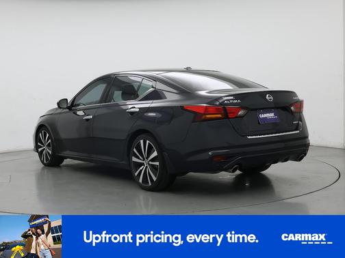 Black 2020 Nissan Altima Platinum