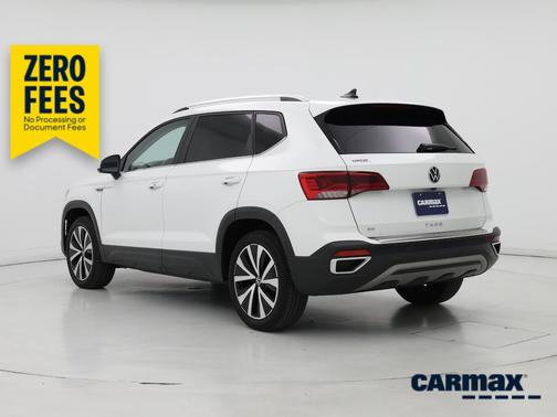 White 2022 Volkswagen Taos SE