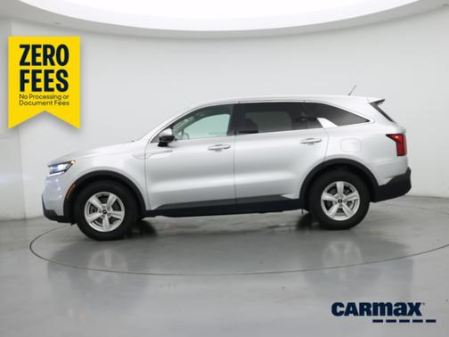 Silver 2022 Kia Sorento LX