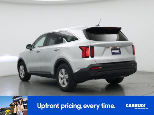 Silver 2022 Kia Sorento LX