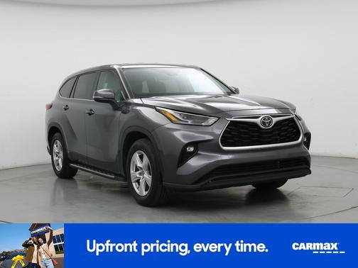 Gray 2022 Toyota Highlander LE