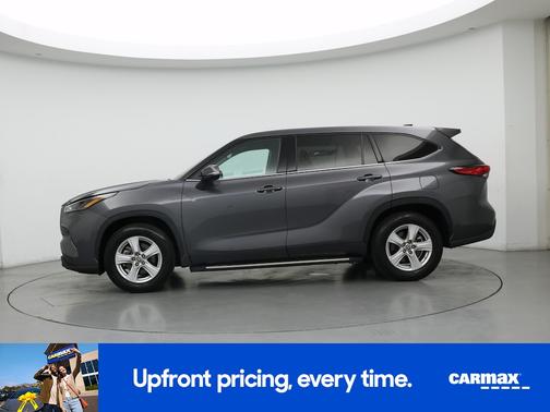 Gray 2022 Toyota Highlander LE