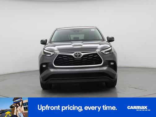 Gray 2022 Toyota Highlander LE
