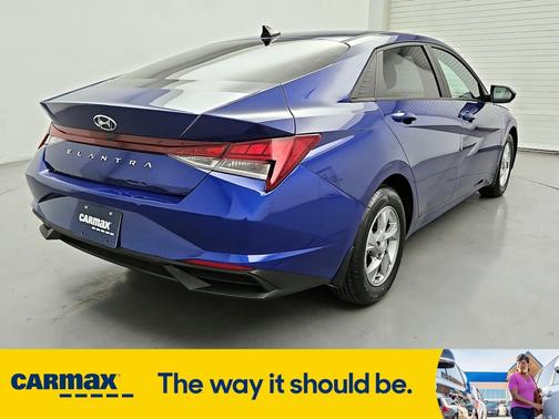 2022 Hyundai ELANTRA SE