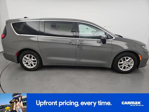 Gray 2023 Chrysler Pacifica Touring L