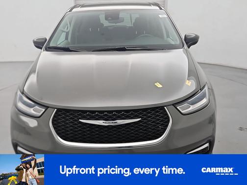 Gray 2023 Chrysler Pacifica Touring L