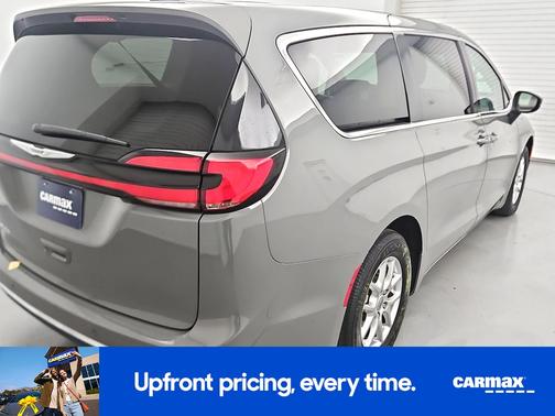 Gray 2023 Chrysler Pacifica Touring L