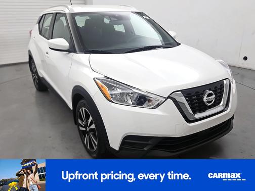 White 2020 Nissan Kicks SV