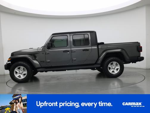 Gray 2022 Jeep Gladiator Sport S