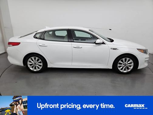 White 2016 Kia Optima EX
