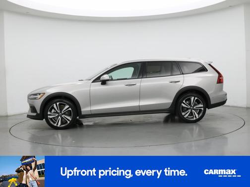 2025 Volvo V60 Cross Country B5 Plus