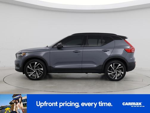 2022 Volvo XC40 T5 R-Design