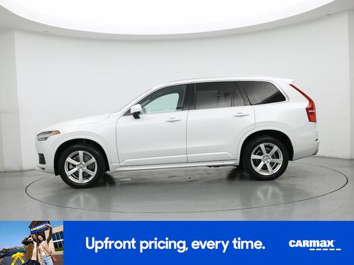 White 2021 Volvo XC90 T6 Momentum